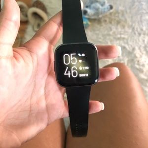 Fitbit versa 2 (accepting offers)